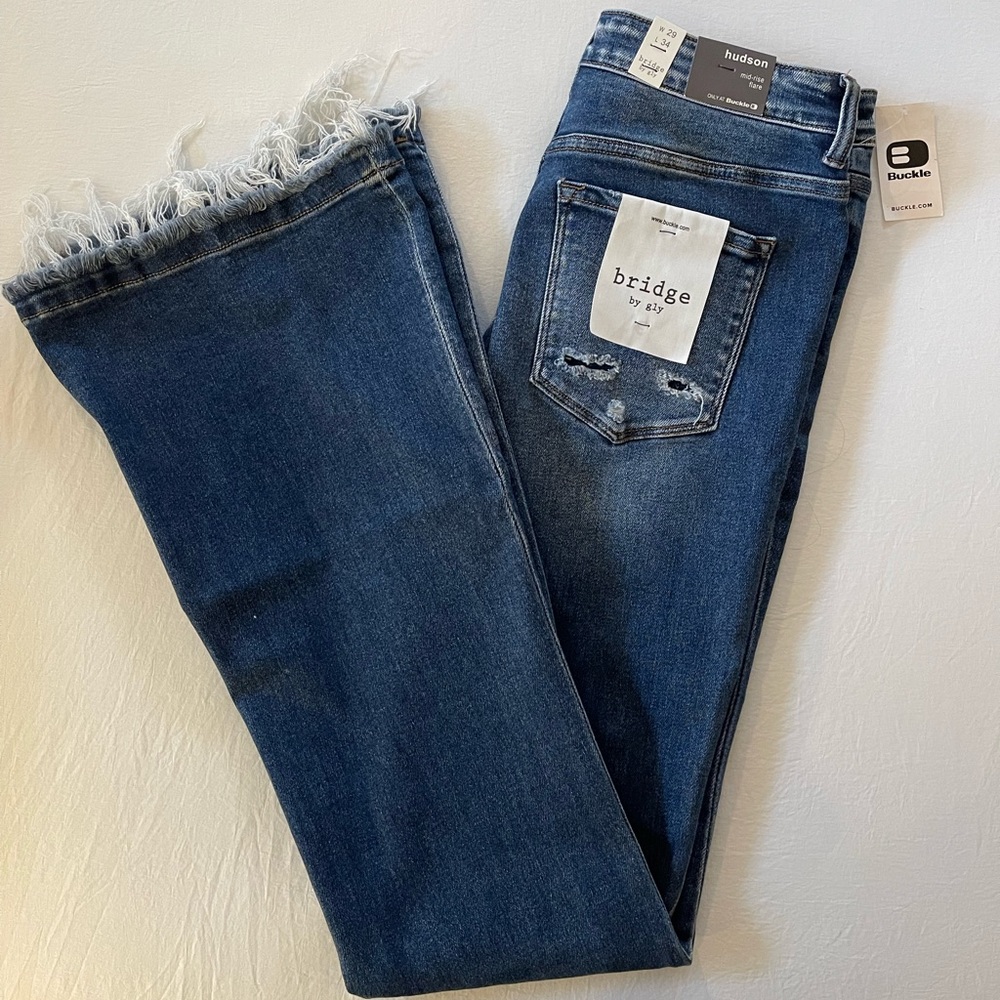 BUCKLE- BRIDGE HUDSON JEANS SIZE 29